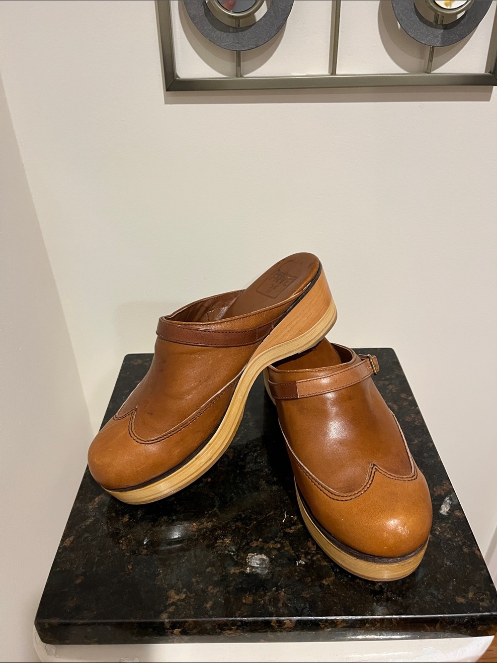 Women’s Frye Chestnut Leather Platform Clog Mules